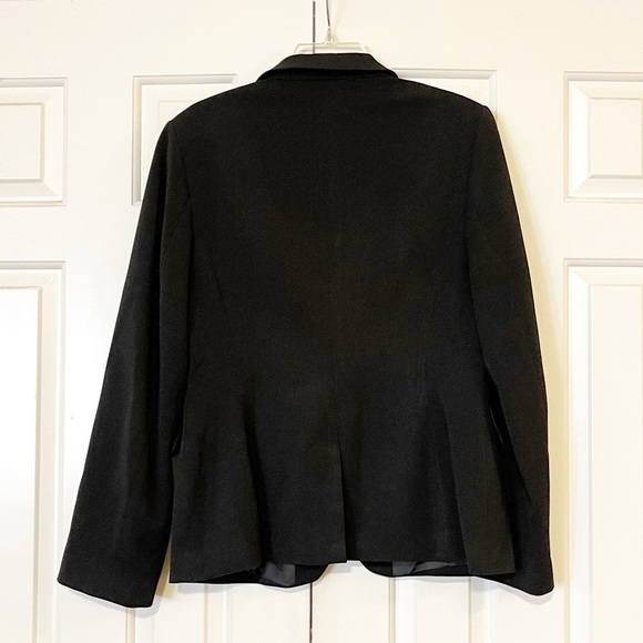 Ann Taylor Loft Plain Black lined one button blazer jacket w/ pockets Size 10 - Picture 4 of 12
